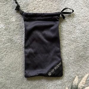 Von zipper glasses bag